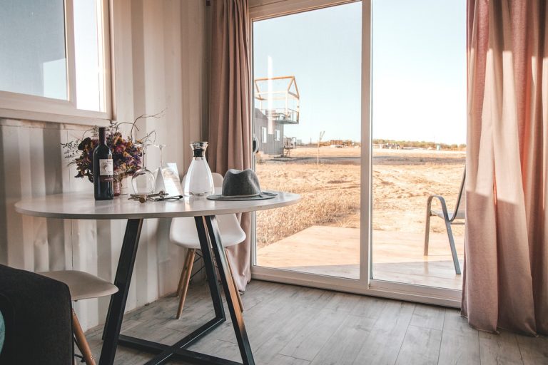 Comment la décoration d’intérieur influence le bien-être de votre personnel ?