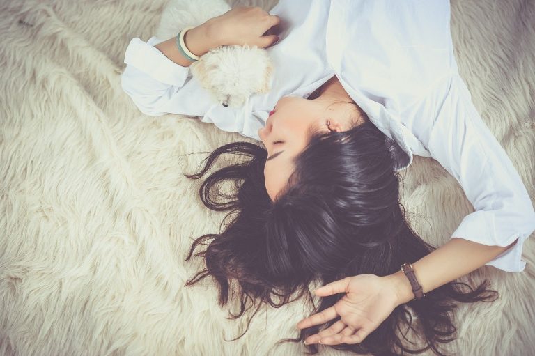 Que devez-vous faire la nuit pour perdre du poids ?
