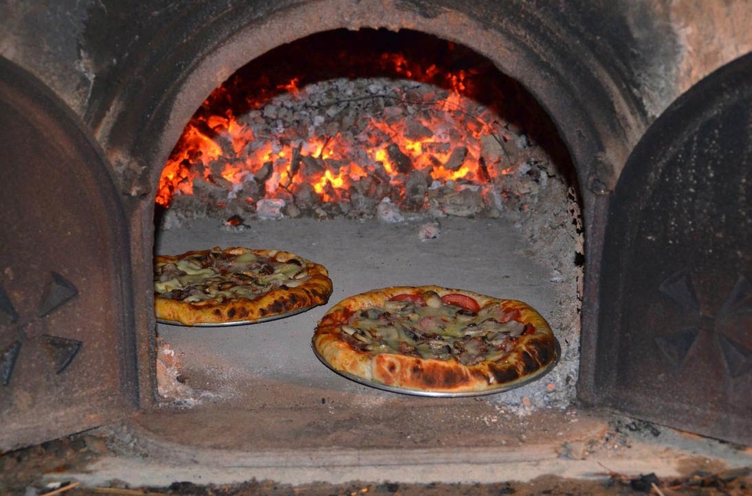 Pourquoi choisir un four à pizza professionnel pour la maison ?