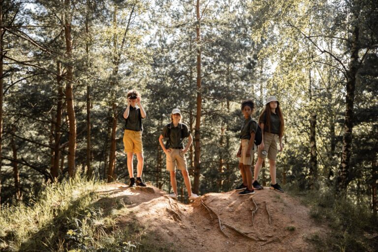 Quelles sont les randonnées familiales idéales pour profiter de la nature ensemble ?