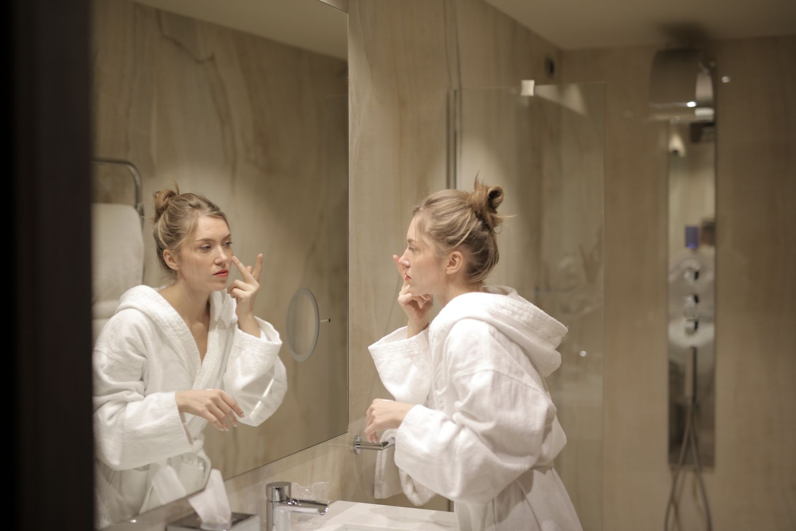 Pourquoi intégrer une routine de soin dans son rituel de relaxation du soir ?